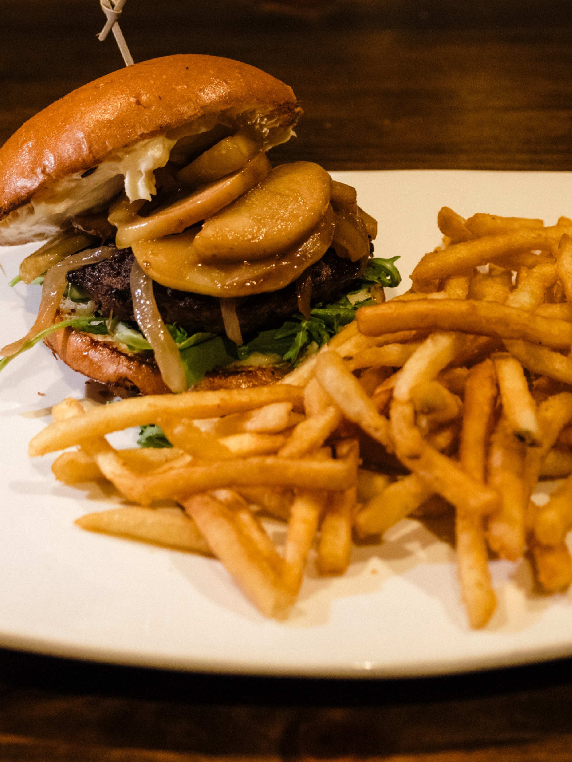 Kitchen747_APPLE BRIE BURGER